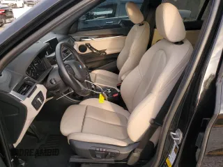 2020 BMW X1 xDrive28i z VIN WBXJG9C00L5P53912, wystawiony jako Copart lot #47926425 z przebiegiem 73 020 mil mil oraz Nie do naprawy • Non repairable. Historia ofert i sprzedaży dostępna na DreamBid. Obrazek 7.