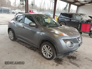 2014 Nissan Juke S with VIN JN8AF5MV2ET363397, listed as a IAAI auction lot 41420317 with 85,254 mi miles. Bid and sale history available at carsss.com. Image 1.
