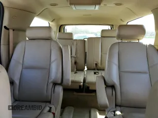 2010 Cadillac Escalade ESV Luxury z VIN 1GYUKHEF9AR213754, wystawiony jako Copart lot #51558905 z przebiegiem 221 373 mil mil oraz Szkoda całkowita • Salvage title. Historia ofert i sprzedaży dostępna na DreamBid. Obrazek 10.
