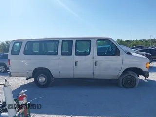 2004 Ford Econoline Passenger XL with VIN 1FBSS31L04HB18896, listed as a IAAI auction lot 42038029 with 252,825 mi miles. Bid and sale history available at carsss.com. Image 13.