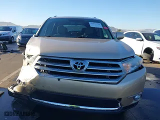 2013 Toyota Highlander with VIN 5TDZK3EH0DS107053, listed as a IAAI auction lot 41679784 with 136,100 mi miles. Bid and sale history available at carsss.com. Image 12.