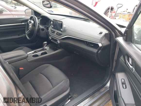 2019 Nissan Altima SV with VIN 1N4BL4DVXKC138455, listed as a IAAI auction lot 42402773 with 33,795 mi miles and . Bid and sale history available at DreamBid. Image 5.
