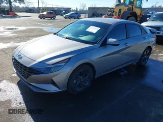 2023 Hyundai Elantra Blue z VIN KMHLM4AJ7PU059237, wystawiony jako IAAI lot #41394314 z przebiegiem 34 248 mil mil oraz . Historia ofert i sprzedaży dostępna na DreamBid. Obrazek 2.