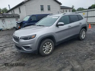 2019 Jeep Cherokee Latitude z VIN 1C4PJMCB8KD400125, wystawiony jako Copart lot #61344145 z przebiegiem 172 732 mil mil oraz Czysty tytuł • Clean title. Historia ofert i sprzedaży dostępna na DreamBid. Obrazek 1.