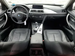 2013 BMW 3 Series 328i z VIN WBA3C1C51DK103209, wystawiony jako Copart lot #51299565 z przebiegiem 107 528 mil mil oraz Szkody całkowita. Historia ofert i sprzedaży dostępna na DreamBid. Obrazek 8.