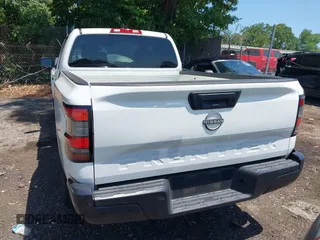 2023 Nissan Frontier S z VIN 1N6ED1CL8PN662408, wystawiony jako IAAI lot #42273671 z przebiegiem 23 955 mil mil oraz . Historia ofert i sprzedaży dostępna na DreamBid. Obrazek 15.