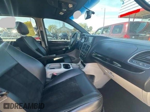 2014 Dodge Grand Caravan SXT with VIN 2C4RDGCG1ER308403, listed as a Copart auction lot 47603045 with 131,847 mi miles and Clean Title. Bid and sale history available at DreamBid. Image 5.