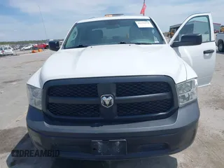 2017 Ram 1500 Express z VIN 1C6RR7KG1HS820322, wystawiony jako IAAI lot #42192578 z przebiegiem 155 574 mil mil oraz . Historia ofert i sprzedaży dostępna na DreamBid. Obrazek 6.