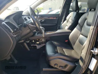 2017 Volvo XC90 Momentum z VIN YV4A22PK5H1153820, wystawiony jako Copart lot #57767795 z przebiegiem 68 668 mil mil oraz Szkoda całkowita • Salvage title. Historia ofert i sprzedaży dostępna na DreamBid. Obrazek 7.