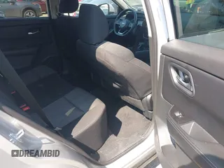 2024 Nissan Rogue SV z VIN 5N1BT3BA4RC678510, wystawiony jako IAAI lot #42408399 z przebiegiem 32 966 mil mil oraz . Historia ofert i sprzedaży dostępna na DreamBid. Obrazek 8.
