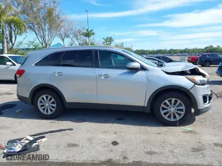 2017 Kia Sorento LX with VIN 5XYPG4A36HG219089, listed as a IAAI auction lot 41435428 with 140,011 mi miles. Bid and sale history available at carsss.com. Image 13.