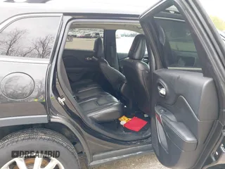 2015 Jeep Cherokee Limited with VIN 1C4PJMDB9FW680565, listed as a IAAI auction lot 42134052 with 192,728 mi miles. Bid and sale history available at carsss.com. Image 8.