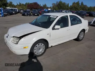 2000 Volkswagen Jetta GL z VIN 3VWRC29M5YM085584, wystawiony jako Copart lot #74106684 z przebiegiem 83 304 mil mil oraz Czysty tytuł • Clean title. Historia ofert i sprzedaży dostępna na DreamBid. Obrazek 1.