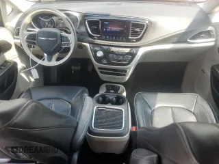 2017 Chrysler Pacifica Limited z VIN 2C4RC1GG9HR803866, wystawiony jako Copart lot #58825685 z przebiegiem 90 872 mil mil oraz Szkoda całkowita • Salvage title. Historia ofert i sprzedaży dostępna na DreamBid. Obrazek 8.