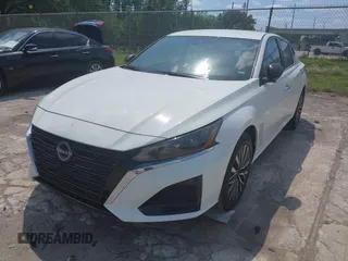 2025 Nissan Altima SV with VIN 1N4BL4DWXSN353315, listed as a IAAI auction lot 41975505 with 6,428 mi miles and . Bid and sale history available at DreamBid. Image 16.