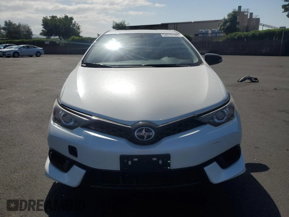2016 Scion iM z VIN JTNKARJE3GJ521136, wystawiony jako Copart lot #54276185 z przebiegiem 110 186 mil mil oraz Szkoda całkowita • Salvage title. Historia ofert i sprzedaży dostępna na DreamBid. Obrazek 5.