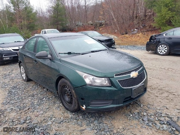 2014 Chevrolet Cruze LS with VIN 1G1PA5SG8E7472568, listed as a IAAI auction lot 41981013 with 174,201 mi miles. Bid and sale history available at carsss.com. Image 1.