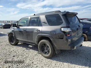 2019 Toyota 4Runner SR5 with VIN JTEBU5JR7K5697448, listed as a Copart auction lot 46839485 with 145,658 mi miles and Salvage title. Bid and sale history available at DreamBid. Image 2.