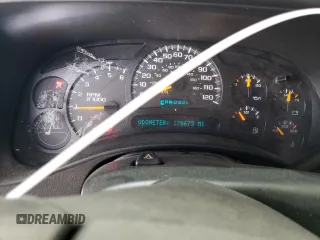 2005 Chevrolet Silverado 1500 LS z VIN 2GCEC19VX51275159, wystawiony jako Copart lot #57097135 z przebiegiem 178 673 mil mil oraz Szkoda całkowita • Salvage title. Historia ofert i sprzedaży dostępna na DreamBid. Obrazek 9.