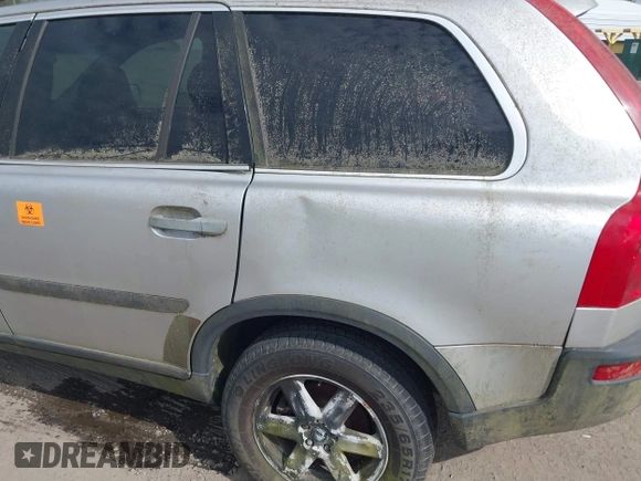 2004 Volvo XC90 with VIN YV1CZ59H641080004, listed as a IAAI auction lot 41917954 with 201,703 mi miles. Bid and sale history available at carsss.com. Image 6.