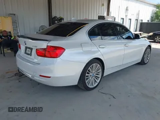 2013 BMW 3 Series 328i с VIN WBA3A5G58DNP19818, выставлен на аукционе IAAI как лот 42315026 с пробегом 133 510 миль миль и . История ставок и продаж доступна на DreamBid. Изображение 4.