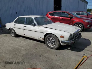 1986 Jaguar XJ z VIN SAJAV1346GC461014, wystawiony jako Copart lot #57785915 z przebiegiem 53 433 mil mil oraz Czysty tytuł • Clean title. Historia ofert i sprzedaży dostępna na DreamBid. Obrazek 4.