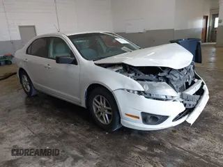 2010 Ford Fusion S with VIN 3FAHP0GA9AR180356, listed as a IAAI auction lot 41662335 with 171,048 mi miles. Bid and sale history available at carsss.com. Image 1.