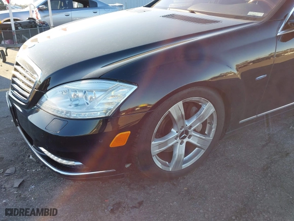 2012 Mercedes-Benz S-Class S 550 with VIN WDDNG7DB9CA461272, listed as a IAAI auction lot 41376537 with 77,138 mi miles. Bid and sale history available at carsss.com. Image 6.