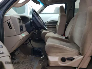2003 Ford F-350 XL with VIN 1FTSF31S33EB31066, listed as a Copart auction lot 84225024 with 71,597 mi miles and Clean Title. Bid and sale history available at DreamBid. Image 7.