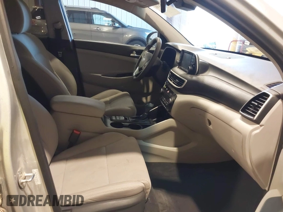 2019 Hyundai Tucson Ultimate with VIN KM8J3CAL8KU995978, listed as a IAAI auction lot 41105208 with 108,268 mi miles. Bid and sale history available at carsss.com. Image 5.