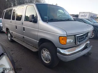 2004 Ford Econoline Wagon XL with VIN 1FBSS31LX4HB02186, listed as a IAAI auction lot 41207583 with 163,330 mi miles. Bid and sale history available at carsss.com. Image 1.