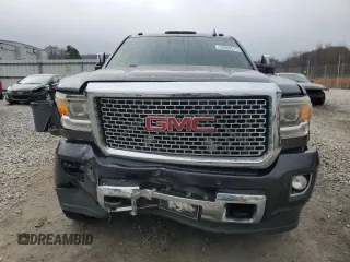 2015 GMC Sierra 2500HD available WiFi Denali with VIN 1GT120E89FF649153, listed as a Copart auction lot 43949515 with 189,518 mi miles and Salvage Title. Bid and sale history available at carsss.com. Image 5.