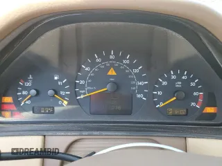 2000 Mercedes-Benz E 320 with VIN WDBJF65J4YB060708, listed as a Copart auction lot 54981615 with 71,036 mi miles and Clean Title. Bid and sale history available at DreamBid. Image 9.