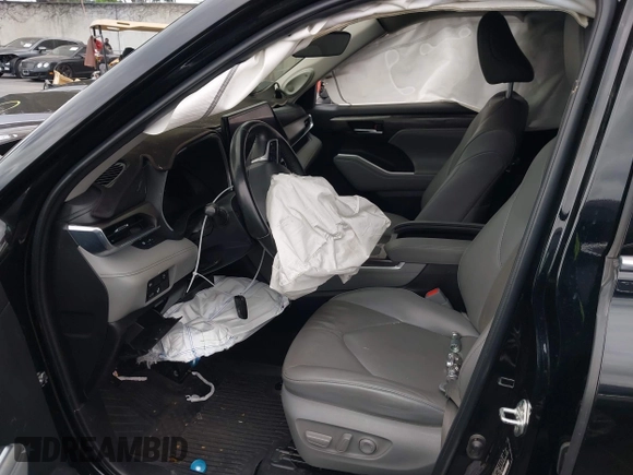 2023 Toyota Highlander L with VIN 5TDKDRAH5PS012464, listed as a IAAI auction lot 42071629 with 49,958 mi miles and . Bid and sale history available at DreamBid. Image 5.