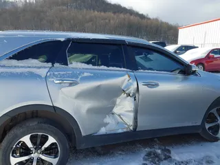 2016 Kia Sorento EX z VIN 5XYPHDA17GG020319, wystawiony jako IAAI lot #41581398 z przebiegiem 149 257 mil mil oraz . Historia ofert i sprzedaży dostępna na DreamBid. Obrazek 14.