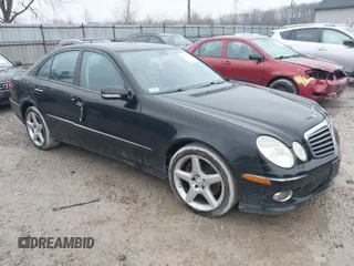 2008 Mercedes-Benz E-Class Luxury 3.5L with VIN WDBUF87X68B340575, listed as a IAAI auction lot 41682910 with 117,665 mi miles. Bid and sale history available at carsss.com. Image 1.