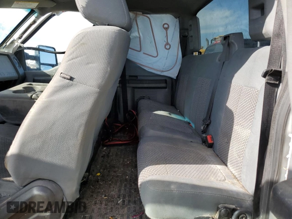 2014 Ford F-250 XL z VIN 1FT7X2B60EEB80260, wystawiony jako Copart lot #51664195 z przebiegiem 267 176 mil mil oraz Szkoda całkowita • Salvage title. Historia ofert i sprzedaży dostępna na DreamBid. Obrazek 10.