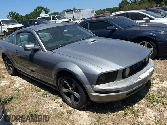 2007 Ford Mustang Deluxe with VIN 1ZVFT80N975342231, listed as a Copart auction lot 55528115 with 175,676 mi miles and Clean Title. Bid and sale history available at carsss.com. Image 1.