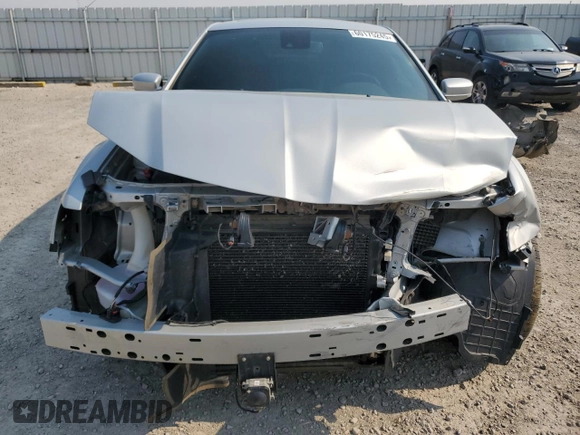 2019 Chrysler 300 S z VIN 2C3CCAGG5KH569376, wystawiony jako Copart lot #60175245 z przebiegiem 67 981 mil mil oraz Szkoda całkowita • Salvage title. Historia ofert i sprzedaży dostępna na DreamBid. Obrazek 5.