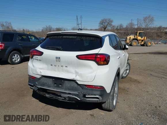 2024 Buick Encore GX Preferred z VIN KL4AMCSL1RB002336, wystawiony jako IAAI lot #41700398 z przebiegiem 13 901 mil mil oraz . Historia ofert i sprzedaży dostępna na DreamBid. Obrazek 17.