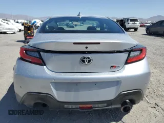 2024 Toyota GR86 with VIN JF1ZNBB17R8752471, listed as a Copart auction lot 56293764 with 1,061 mi miles and Salvage Title. Bid and sale history available at carsss.com. Image 6.