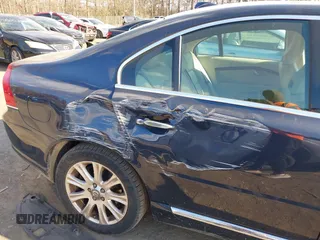 2011 Volvo S80 3.2L with VIN YV1940AS5B1137566, listed as a IAAI auction lot 39723737 with 40,971 mi miles. Bid and sale history available at carsss.com. Image 6.