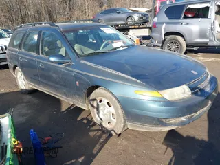 2002 Saturn LW z VIN 1G8JW84R82Y529396, wystawiony jako IAAI lot #41433535 z przebiegiem 174 470 mil mil oraz . Historia ofert i sprzedaży dostępna na DreamBid. Obrazek 1.