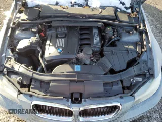 2009 BMW 3 Series 323i z VIN WBAPG73599A401495, wystawiony jako Copart lot #88476595 z przebiegiem 231 795 mil mil oraz Czysty tytuł • Clean title. Historia ofert i sprzedaży dostępna na DreamBid. Obrazek 11.