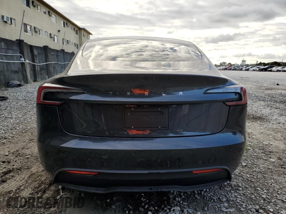 2024 Tesla Model 3 z VIN 5YJ3E1EA7RF826476, wystawiony jako Copart lot #80184564 z przebiegiem 2963 mil mil oraz Szkody całkowita. Historia ofert i sprzedaży dostępna na DreamBid. Obrazek 6.