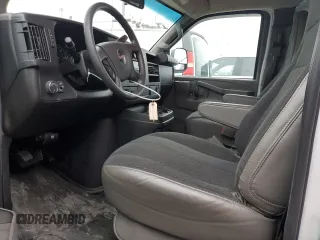 2021 GMC Savana Cargo Van with VIN 1GTW7AFP7M1247760, listed as a Copart auction lot 48441295 with 49,586 mi miles and Salvage Title. Bid and sale history available at carsss.com. Image 7.