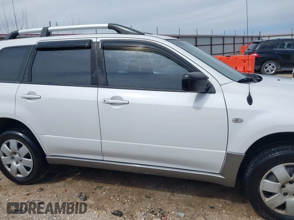 2004 Mitsubishi Outlander LS z VIN JA4LZ31F04U060022, wystawiony jako IAAI lot #41775408 z przebiegiem 83 515 mil mil oraz . Historia ofert i sprzedaży dostępna na DreamBid. Obrazek 13.