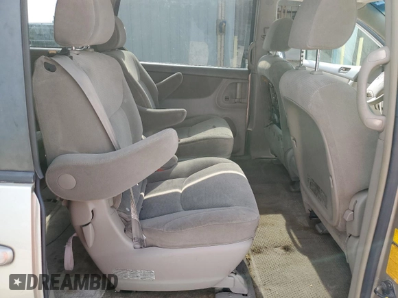 2005 Toyota Sienna CE с VIN 5TDZA23C35S240699, выставлен на аукционе Copart как лот 57144095 с пробегом 278 344 миль миль и Списание • Salvage title. История ставок и продаж доступна на DreamBid. Изображение 11.