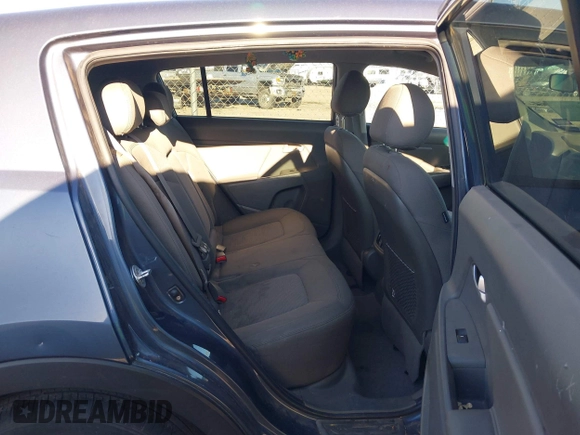 2016 Kia Sportage LX with VIN KNDPB3AC5G7868063, listed as a IAAI auction lot 42071089 with Not Provided miles. Bid and sale history available at carsss.com. Image 8.