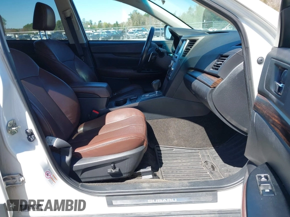 2014 Subaru Outback 2.5i Limited with VIN 4S4BRBPC9E3255693, listed as a IAAI auction lot 42134200 with 262,009 mi miles. Bid and sale history available at carsss.com. Image 5.